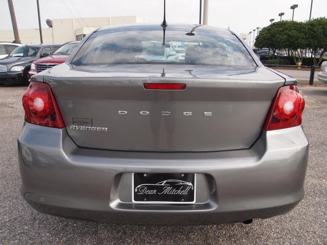 2012 Dodge Avenger SE