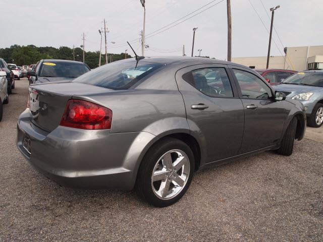 2012 Dodge Avenger SE