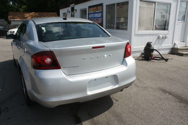 2012 Dodge Avenger Base