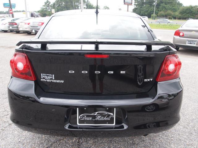 2012 Dodge Avenger S