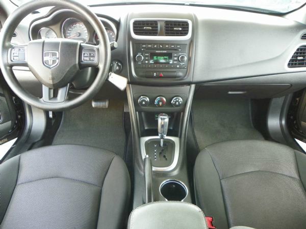 2012 Dodge Avenger SE