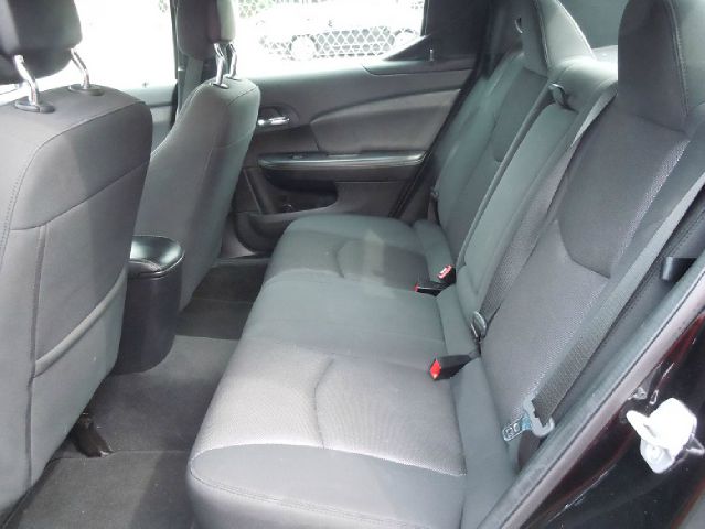 2012 Dodge Avenger Base