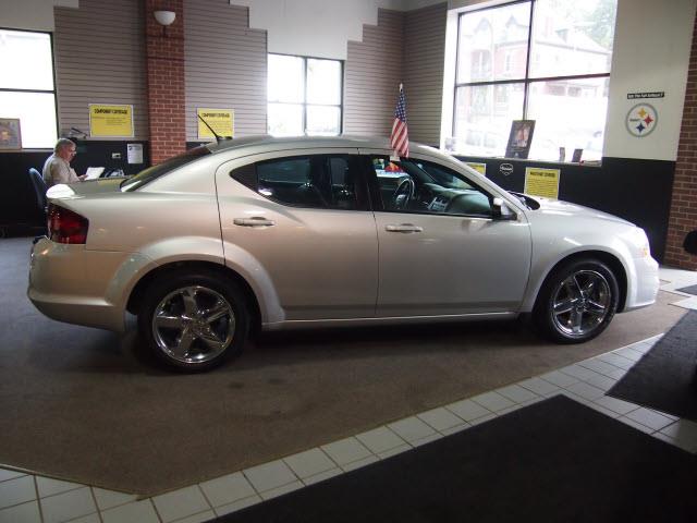 2012 Dodge Avenger SE