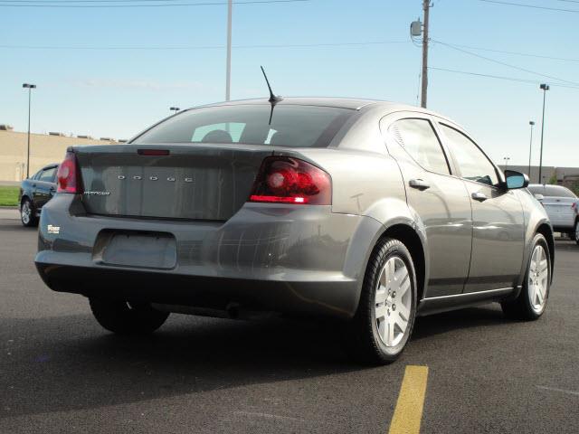 2012 Dodge Avenger SE