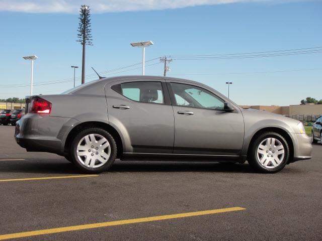 2012 Dodge Avenger SE