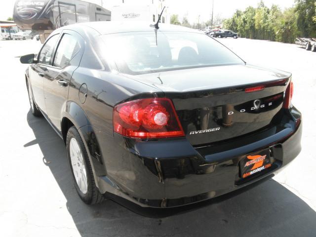 2012 Dodge Avenger SE