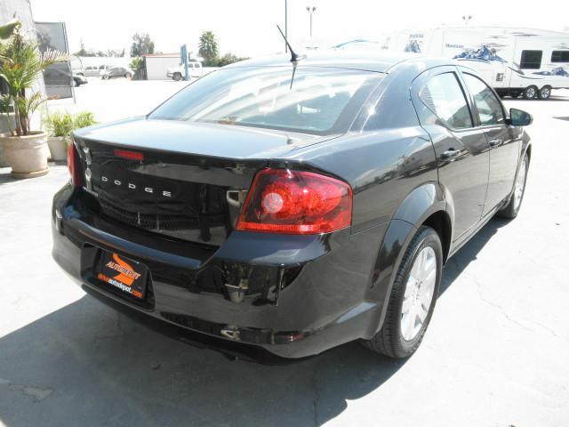 2012 Dodge Avenger SE