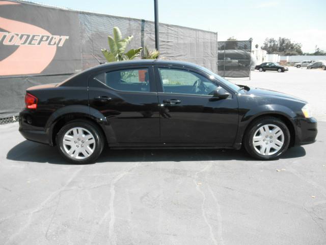 2012 Dodge Avenger SE