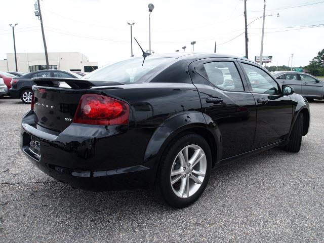 2012 Dodge Avenger S