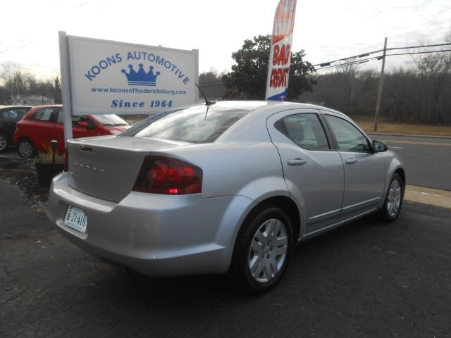 2012 Dodge Avenger V6 Deluxe