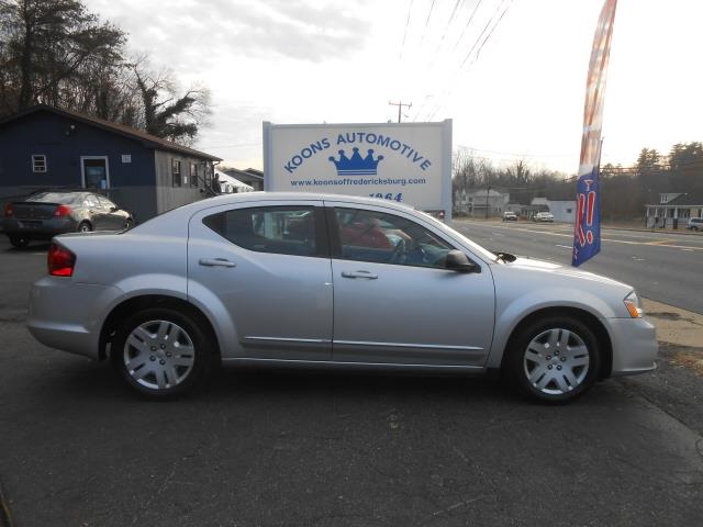 2012 Dodge Avenger V6 Deluxe