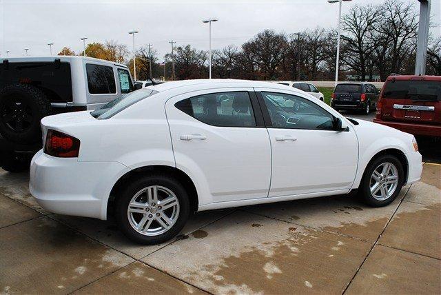 2012 Dodge Avenger S