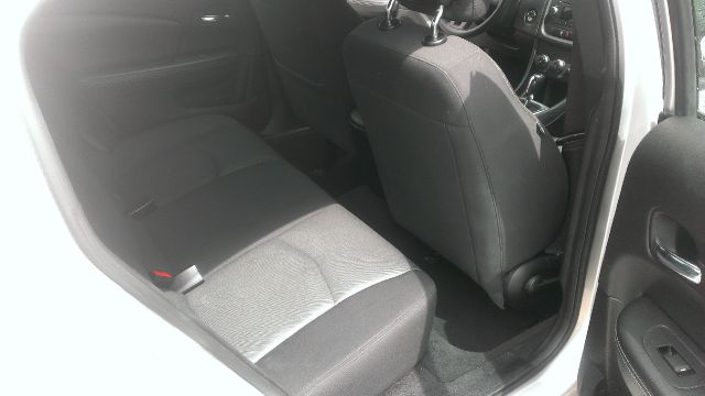 2012 Dodge Avenger Base