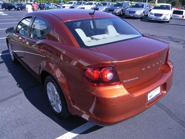 2012 Dodge Avenger SE