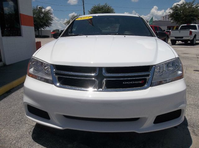 2013 Dodge Avenger Base