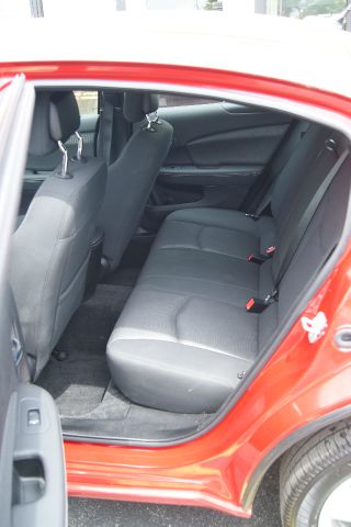 2013 Dodge Avenger Base