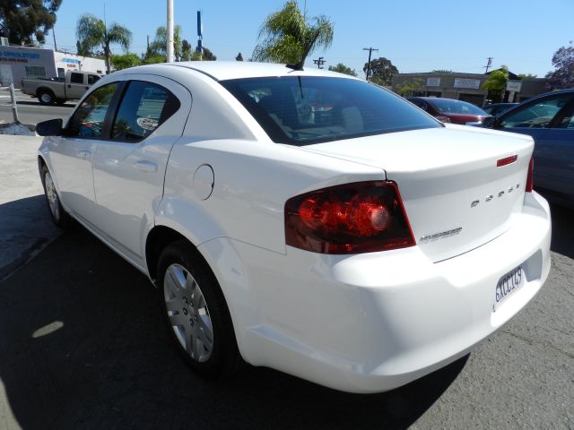 2013 Dodge Avenger Base