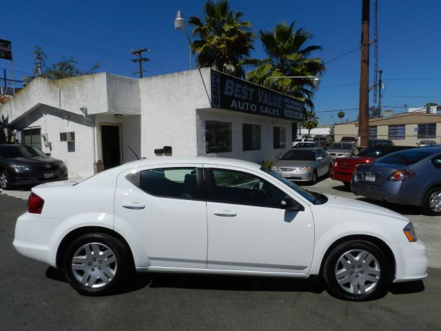 2013 Dodge Avenger Base