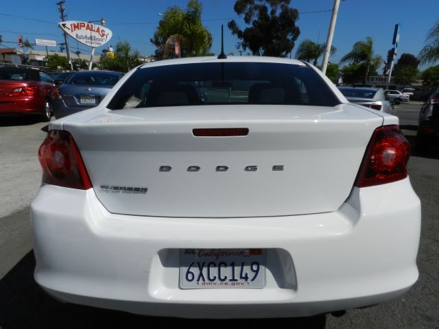 2013 Dodge Avenger Base