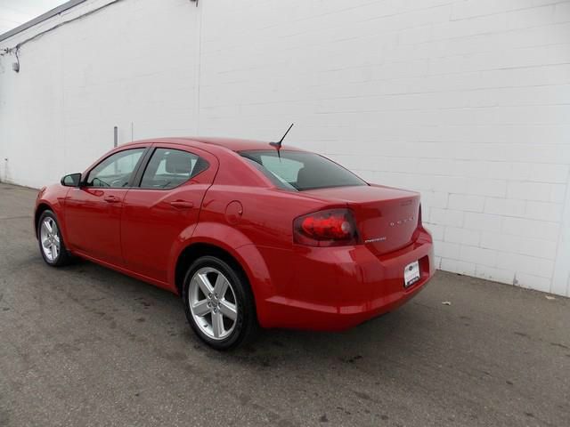 2013 Dodge Avenger Base