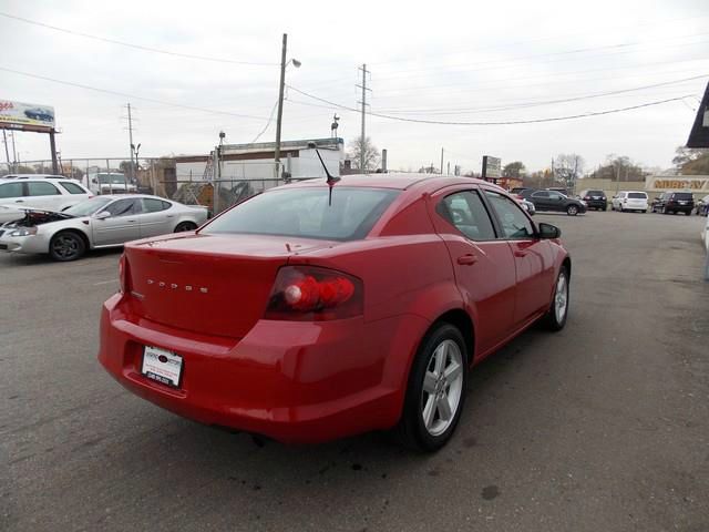 2013 Dodge Avenger Base