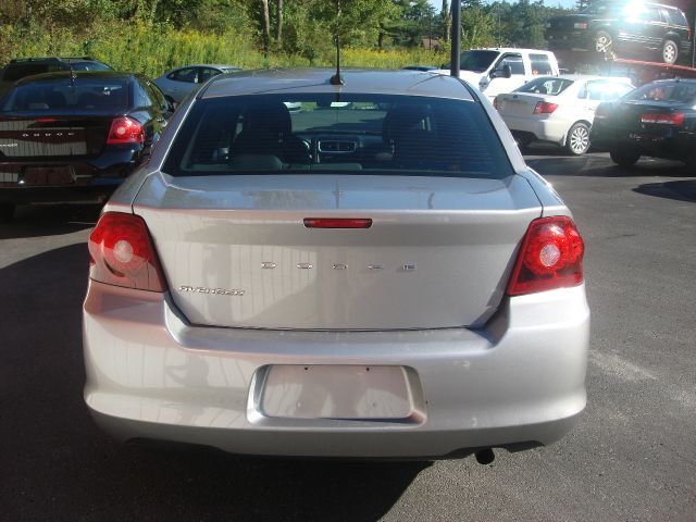 2013 Dodge Avenger Base