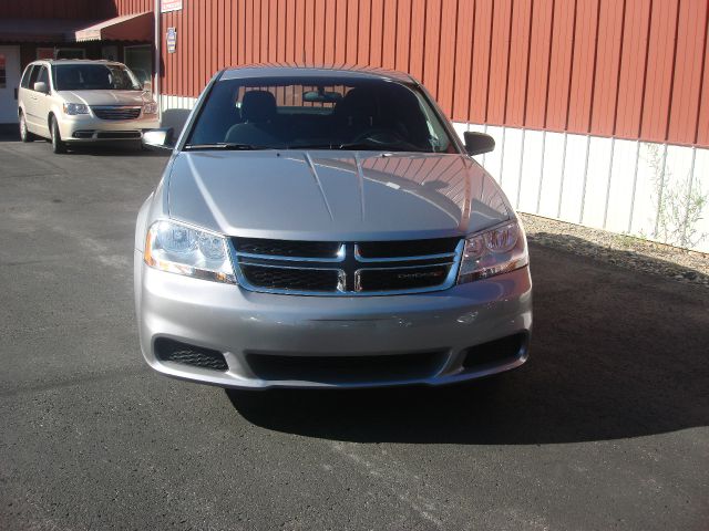 2013 Dodge Avenger Base