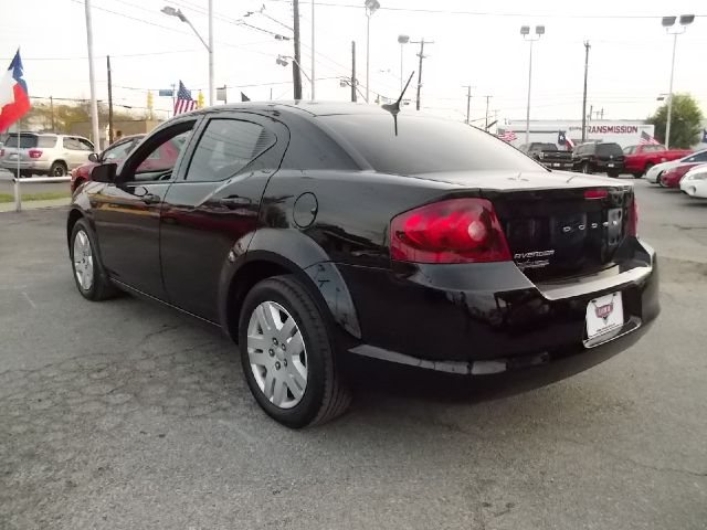 2013 Dodge Avenger Base