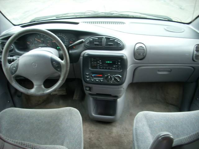 1996 Dodge Caravan SE