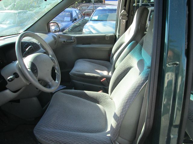 1998 Dodge Caravan SE