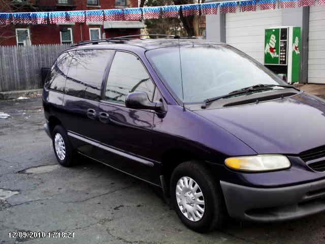 1999 Dodge Caravan Base