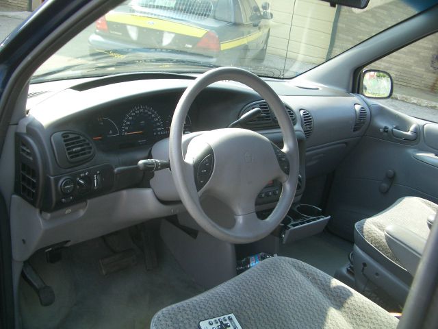 2000 Dodge Caravan Base