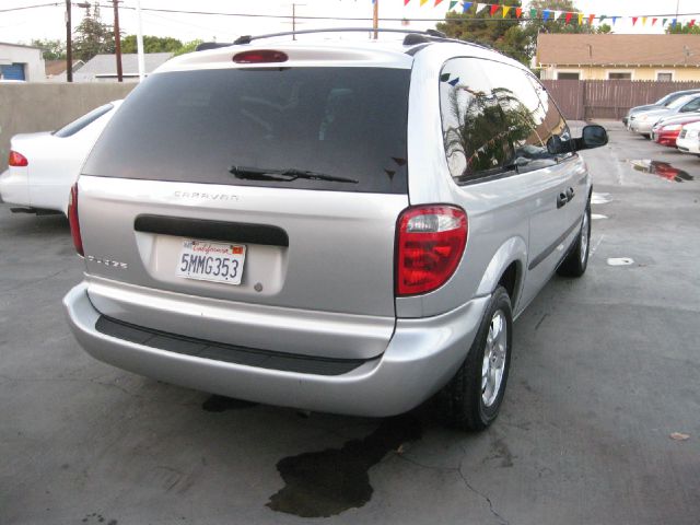 2003 Dodge Caravan SE