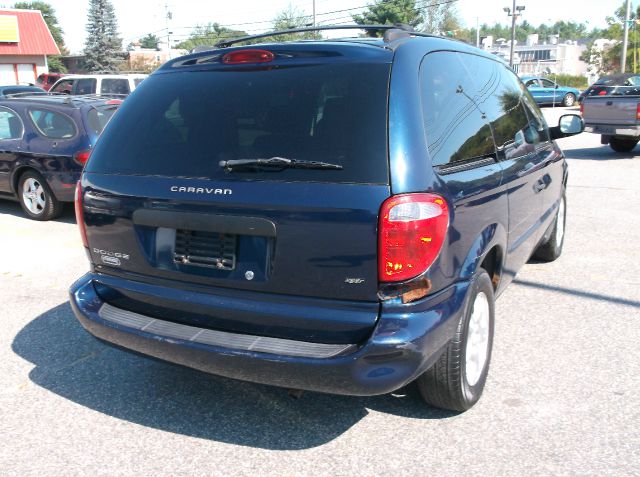 2003 Dodge Caravan SE