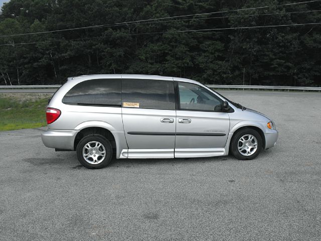 2003 Dodge Caravan Supercrew-short-king Ranch-4wd-sunroof-6 CD-1 OWNE