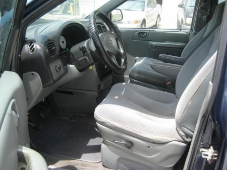 2004 Dodge Caravan SE