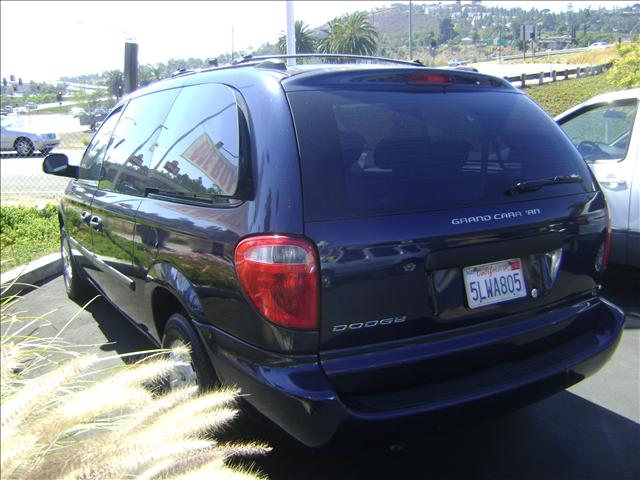 2005 Dodge Caravan SE