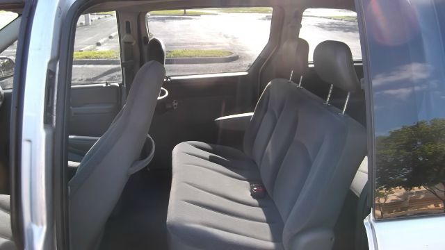 2005 Dodge Caravan SE