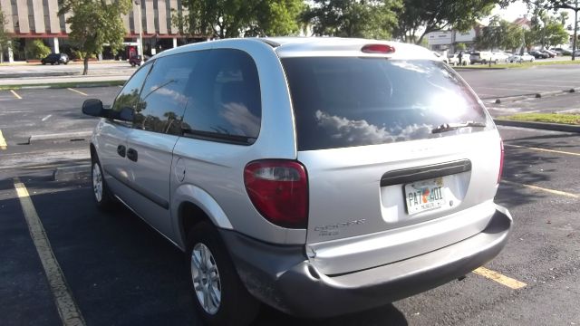 2005 Dodge Caravan SE