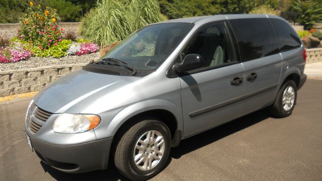 2005 Dodge Caravan SE