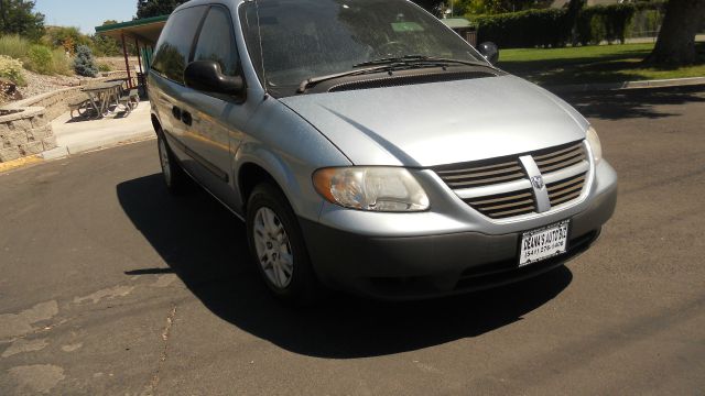 2005 Dodge Caravan SE