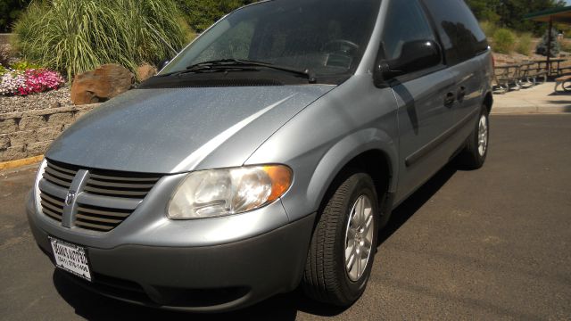 2005 Dodge Caravan SE