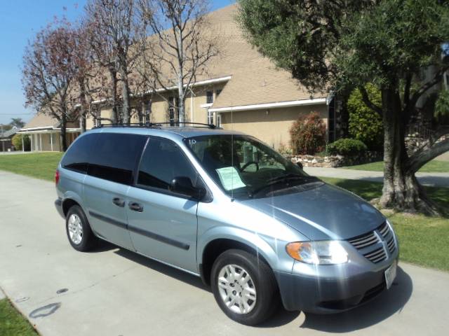 2005 Dodge Caravan SE