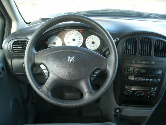 2005 Dodge Caravan SE