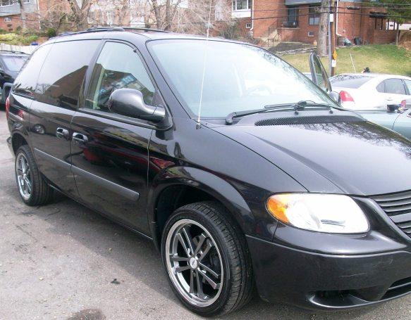 2005 Dodge Caravan ES Sport