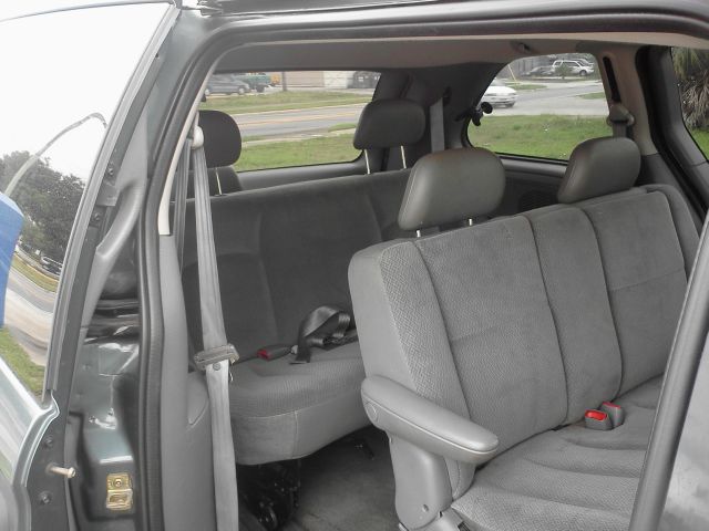 2005 Dodge Caravan SE