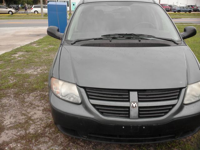 2005 Dodge Caravan SE