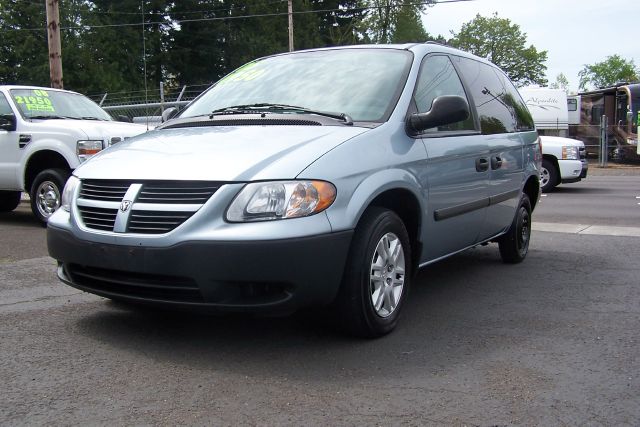 2005 Dodge Caravan SE