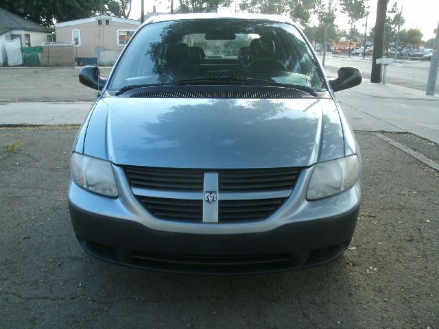 2005 Dodge Caravan SE