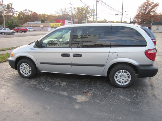 2005 Dodge Caravan SE